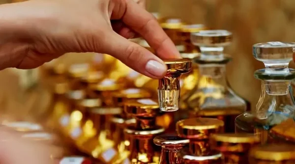 Lire la suite à propos de l’article Top 10 des Parfums Parfaits pour le Climat Marocain