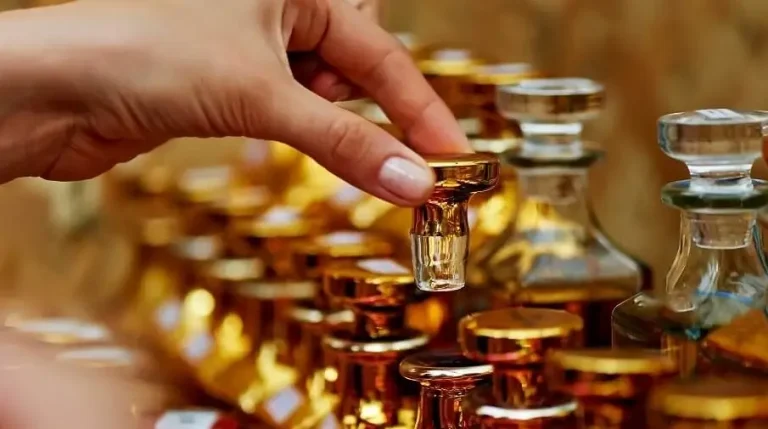 Lire la suite à propos de l’article Top 10 des Parfums Parfaits pour le Climat Marocain